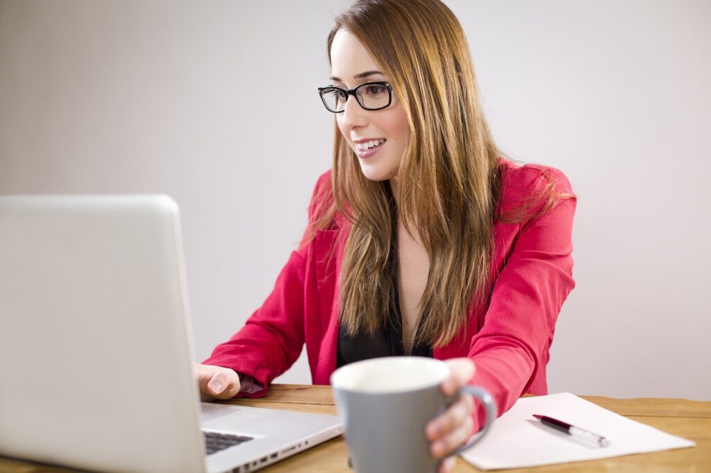 ¿Qué gastos pueden deducirse los autónomos que trabajan desde su domicilio?